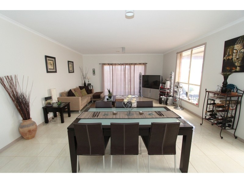 18 Black Knight Way, Kurunjang VIC 3337