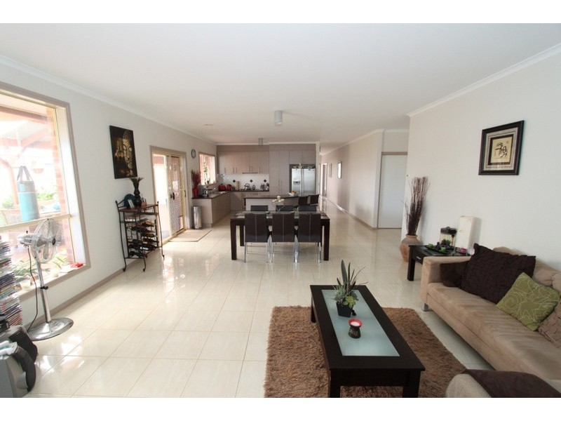 18 Black Knight Way, Kurunjang VIC 3337