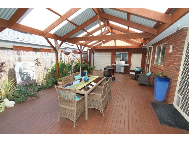 18 Black Knight Way, Kurunjang VIC 3337