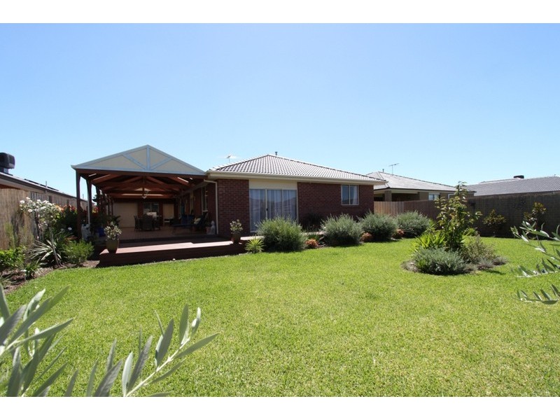 18 Black Knight Way, Kurunjang VIC 3337