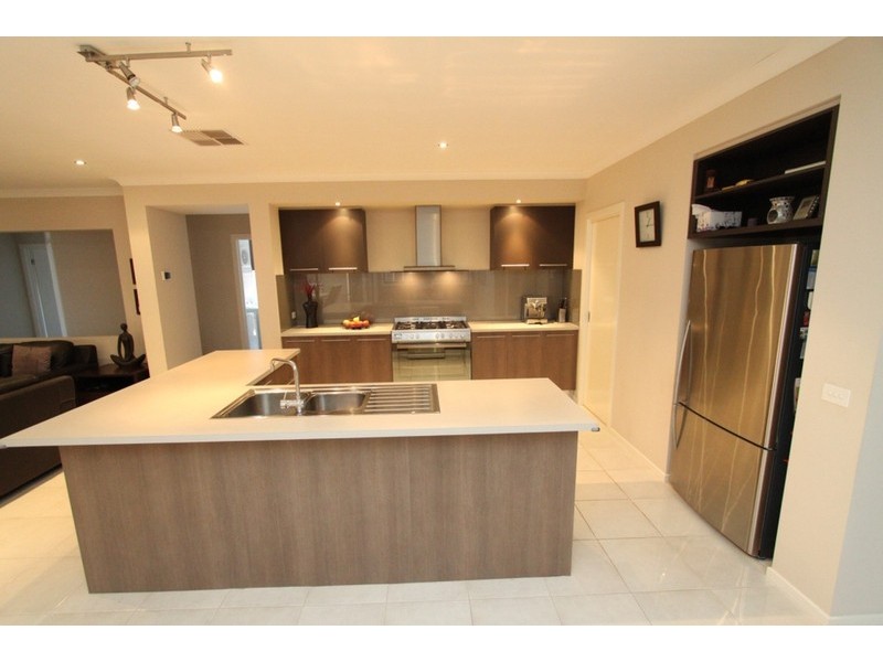 3 Nicholas Place, Brookfield VIC 3338