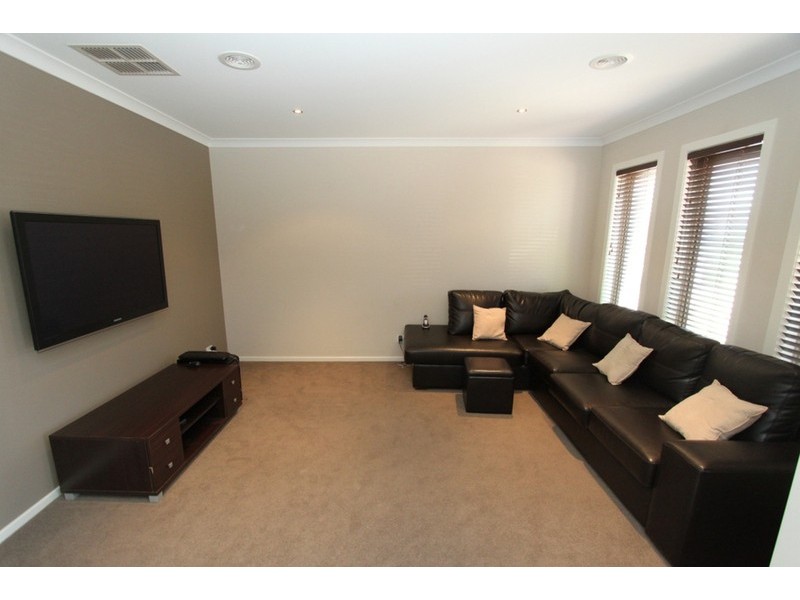 3 Nicholas Place, Brookfield VIC 3338