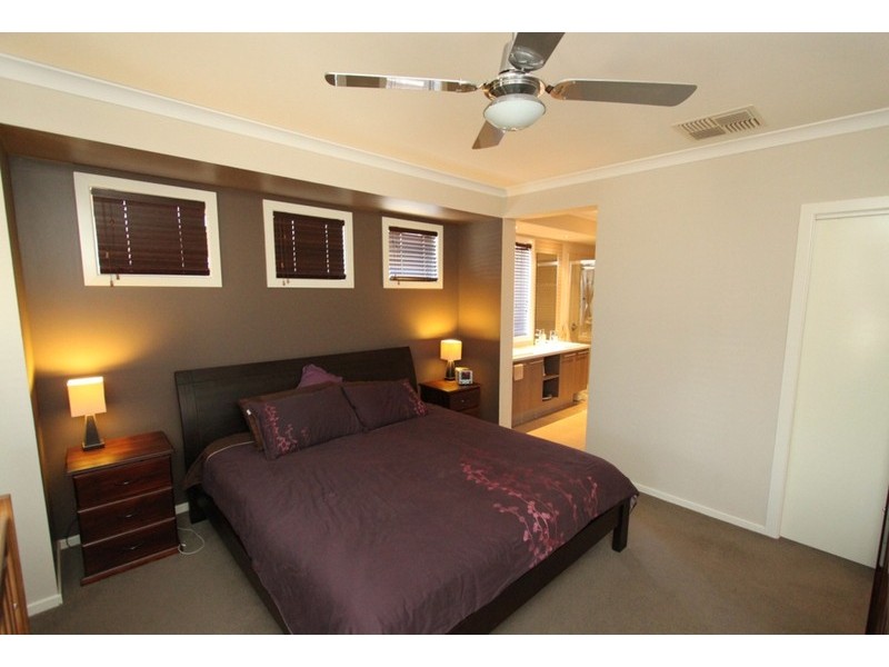 3 Nicholas Place, Brookfield VIC 3338