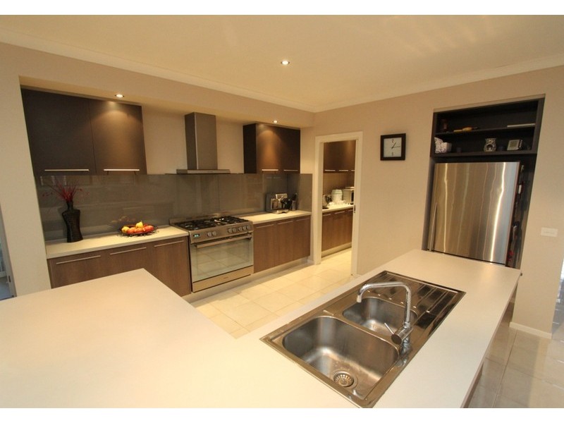 3 Nicholas Place, Brookfield VIC 3338