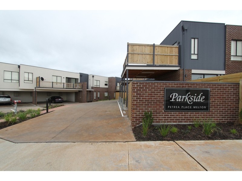 25/9 Petrea Place, Melton West VIC 3337