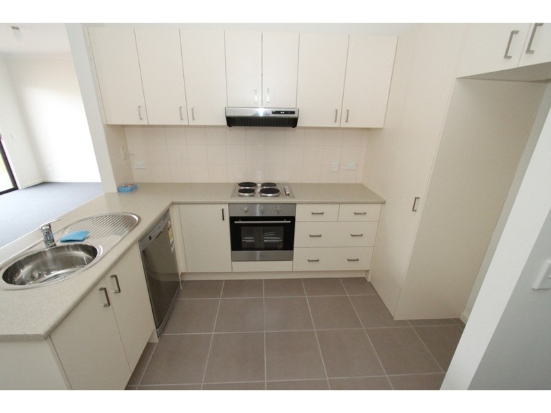 25/9 Petrea Place, Melton West VIC 3337