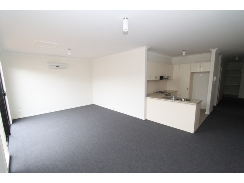 25/9 Petrea Place, Melton West VIC 3337