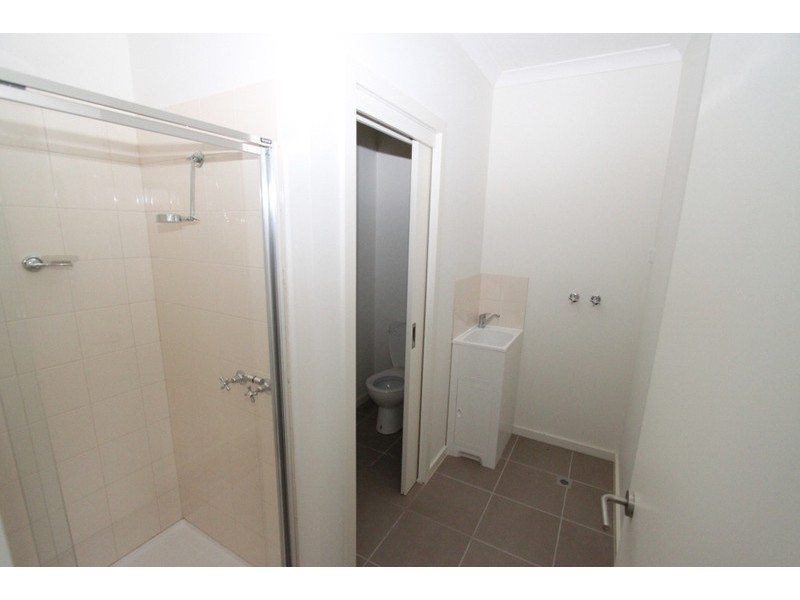 25/9 Petrea Place, Melton West VIC 3337