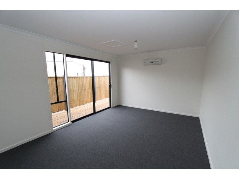 25/9 Petrea Place, Melton West VIC 3337