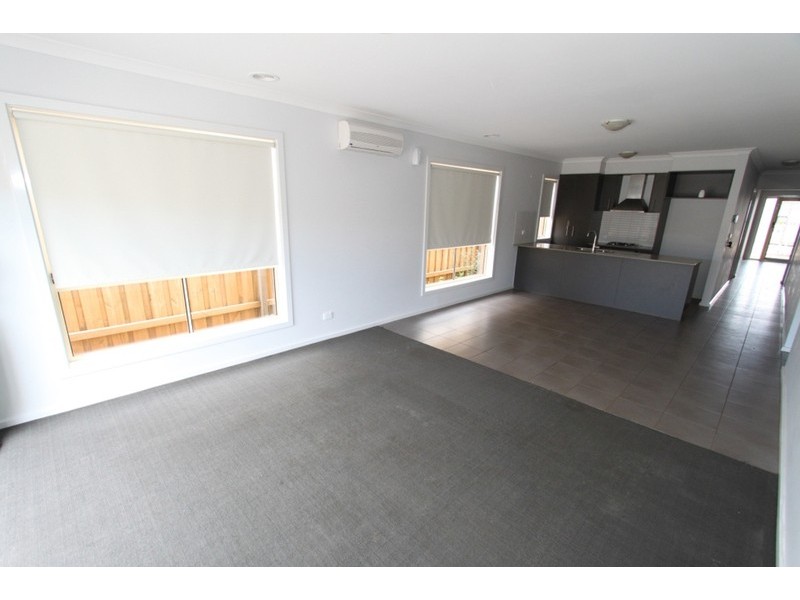 16 Colonus Street, Melton VIC 3337