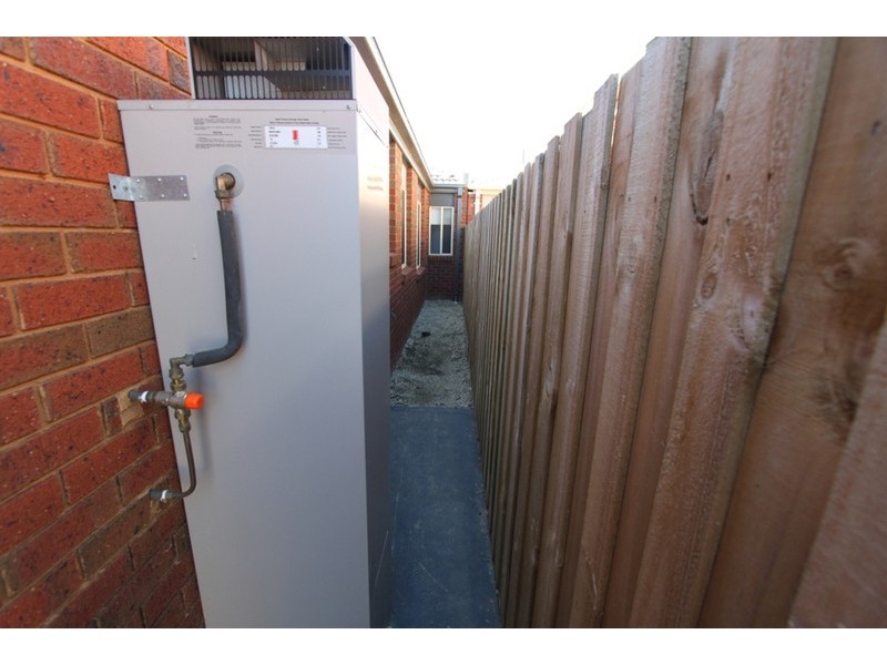 16 Colonus Street, Melton VIC 3337