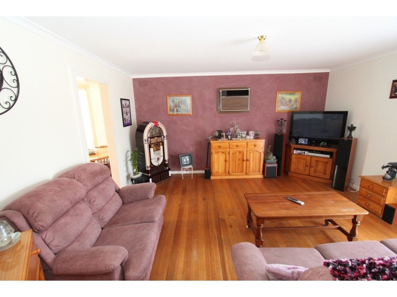 5 Devon Place, Melton VIC 3337