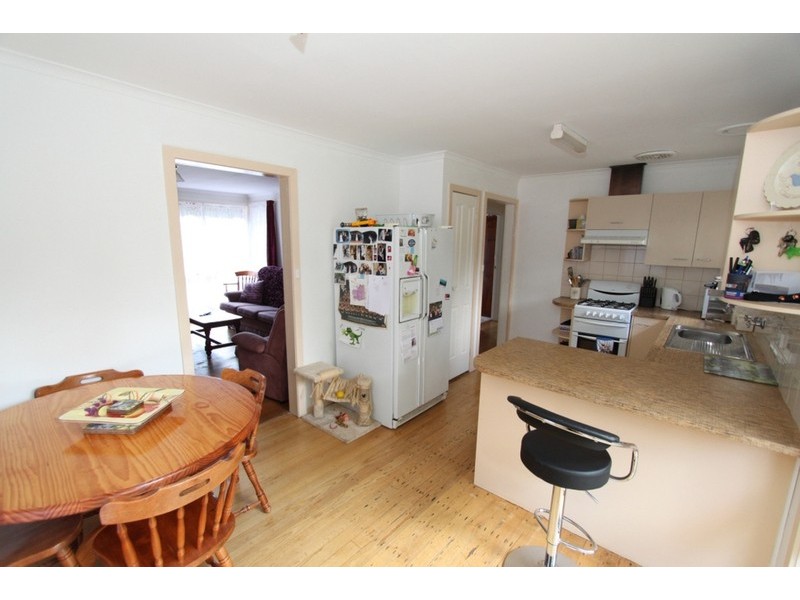 5 Devon Place, Melton VIC 3337