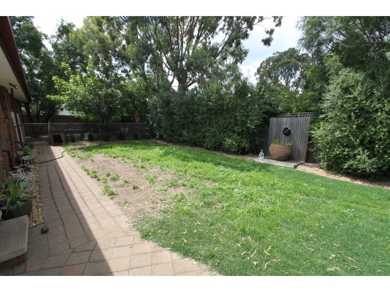 5 Devon Place, Melton VIC 3337