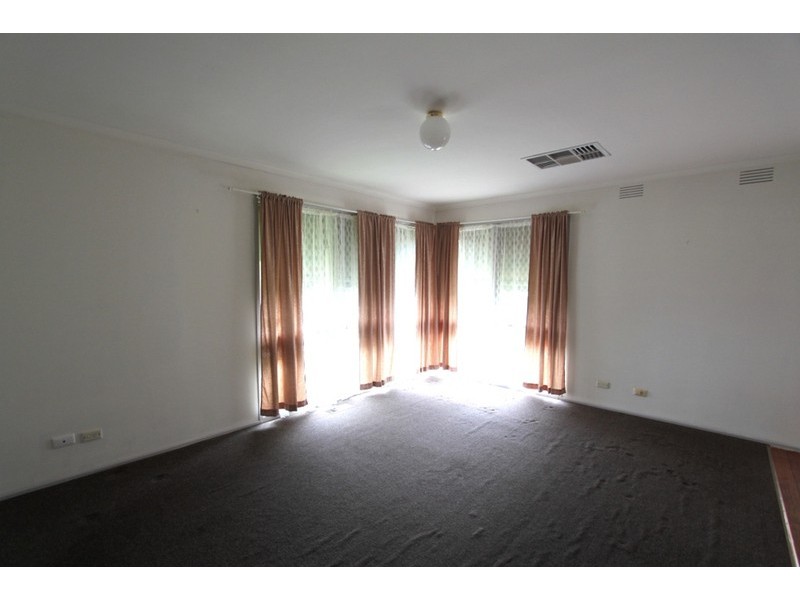 30 Riddle Drive, Melton VIC 3337