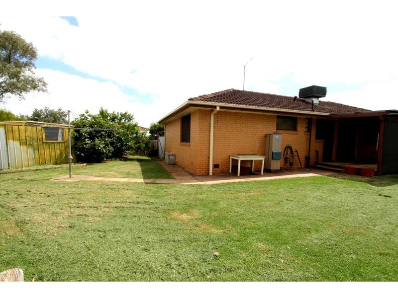 30 Riddle Drive, Melton VIC 3337