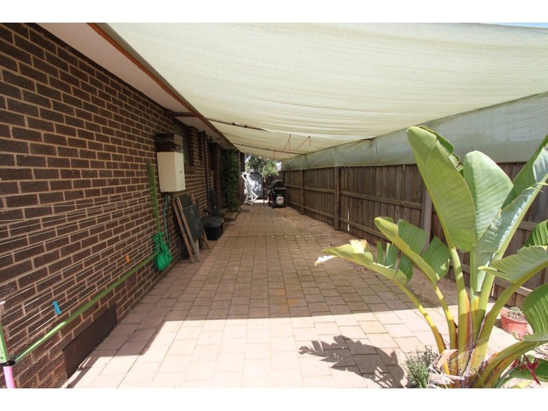 42 Oldershaw Road, Melton VIC 3337