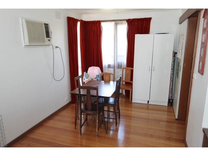 42 Oldershaw Road, Melton VIC 3337