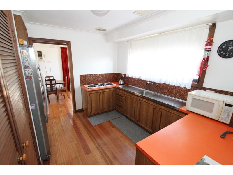 42 Oldershaw Road, Melton VIC 3337