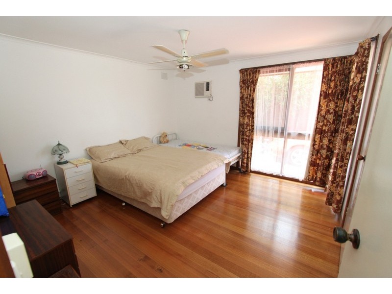 42 Oldershaw Road, Melton VIC 3337