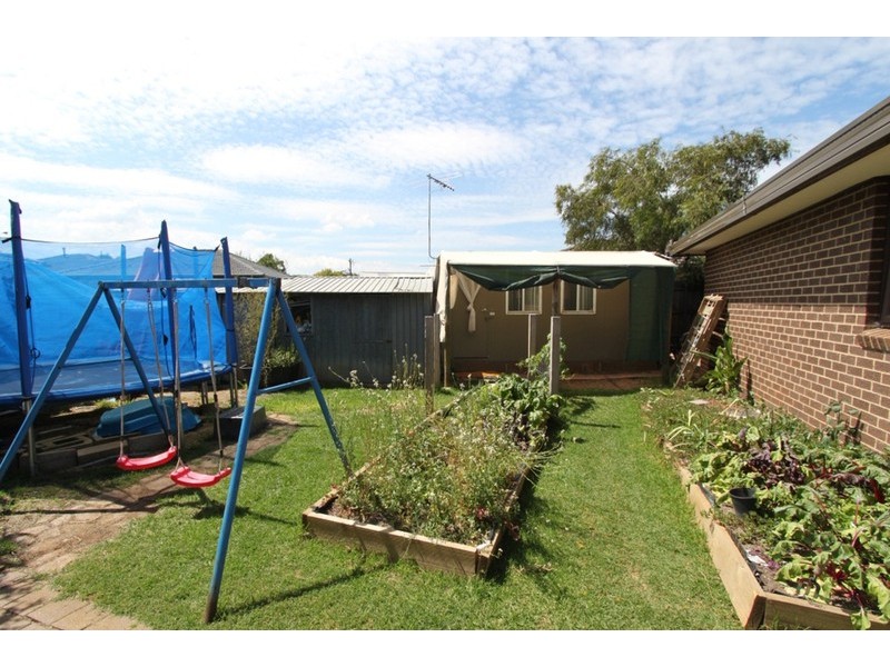 42 Oldershaw Road, Melton VIC 3337