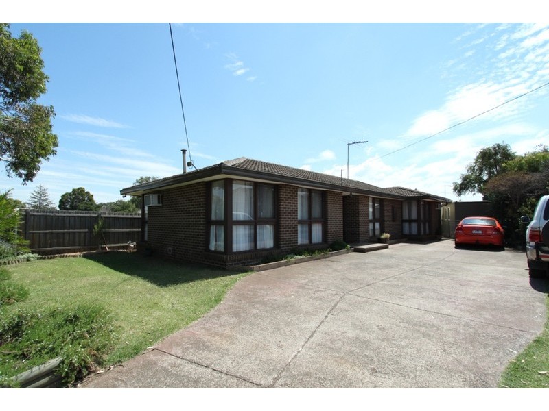 42 Oldershaw Road, Melton VIC 3337