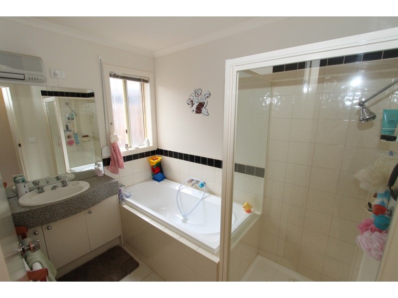 39 Westlake Drive, Melton West VIC 3337