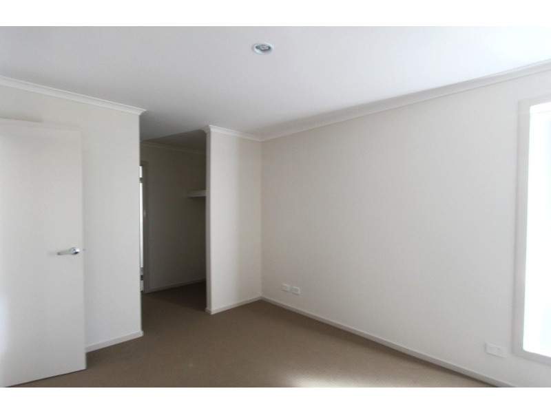 38 Kilmore Street, Brookfield VIC 3338