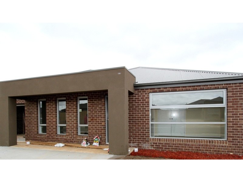 91a Longtree Drive, Melton VIC 3337