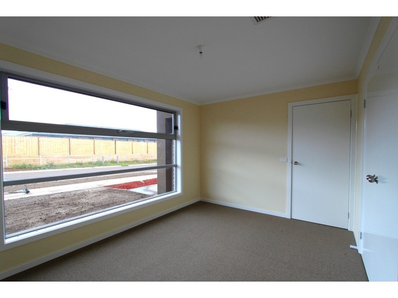 91a Longtree Drive, Melton VIC 3337