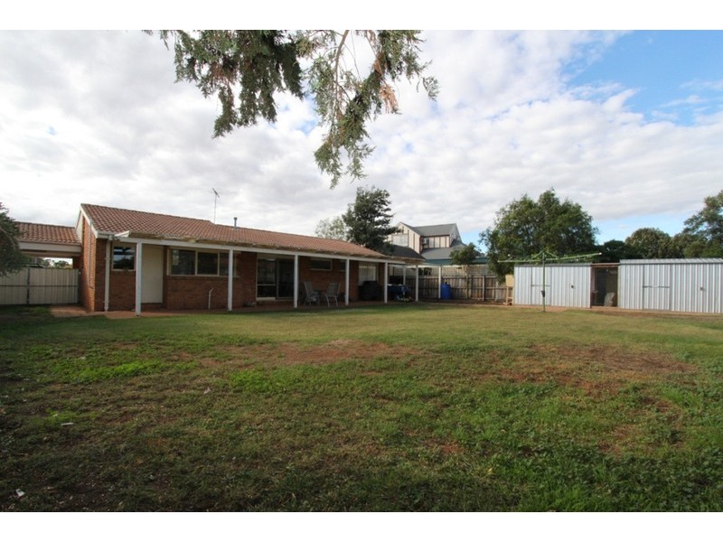 12 Kacatica Place, Brookfield VIC 3338