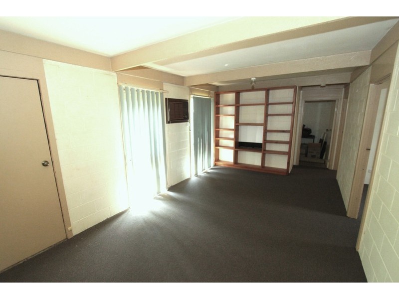 6 Hornbuckle Crescent, Melton VIC 3337