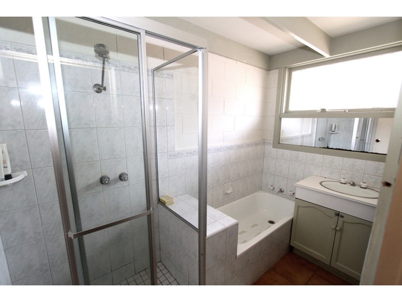 6 Hornbuckle Crescent, Melton VIC 3337