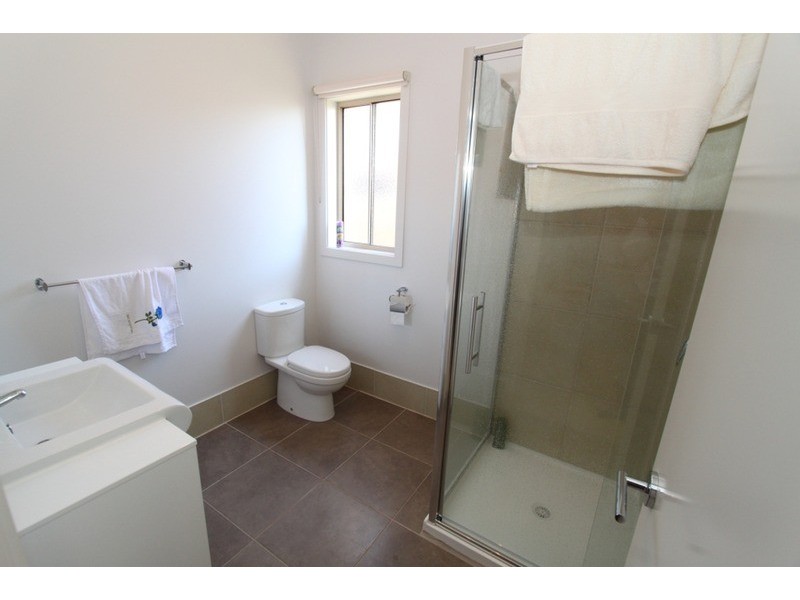 17 Longtree Drive, Melton West VIC 3337