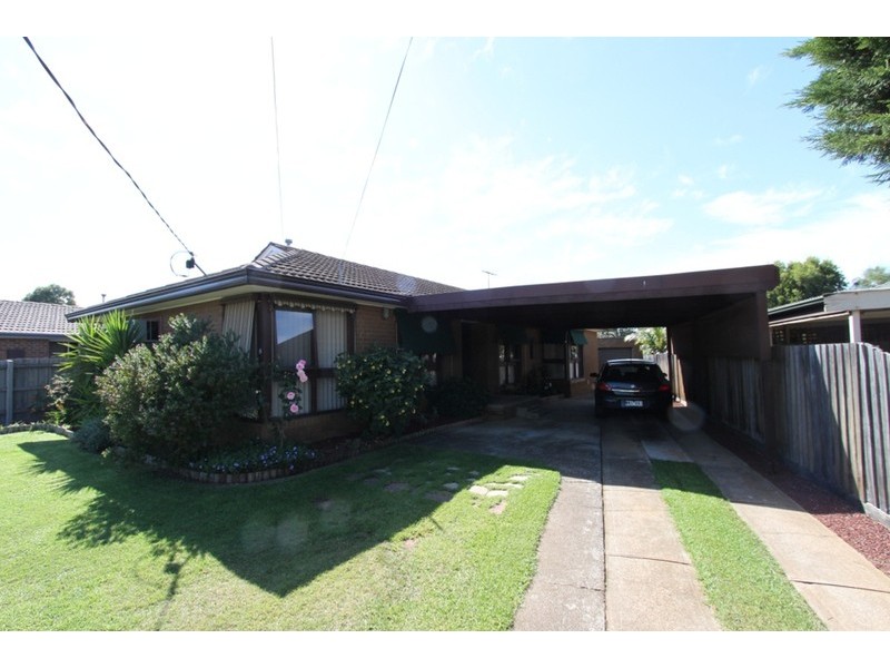 6 Brixton Place, Melton VIC 3337