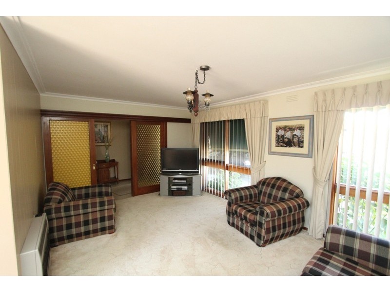 6 Brixton Place, Melton VIC 3337