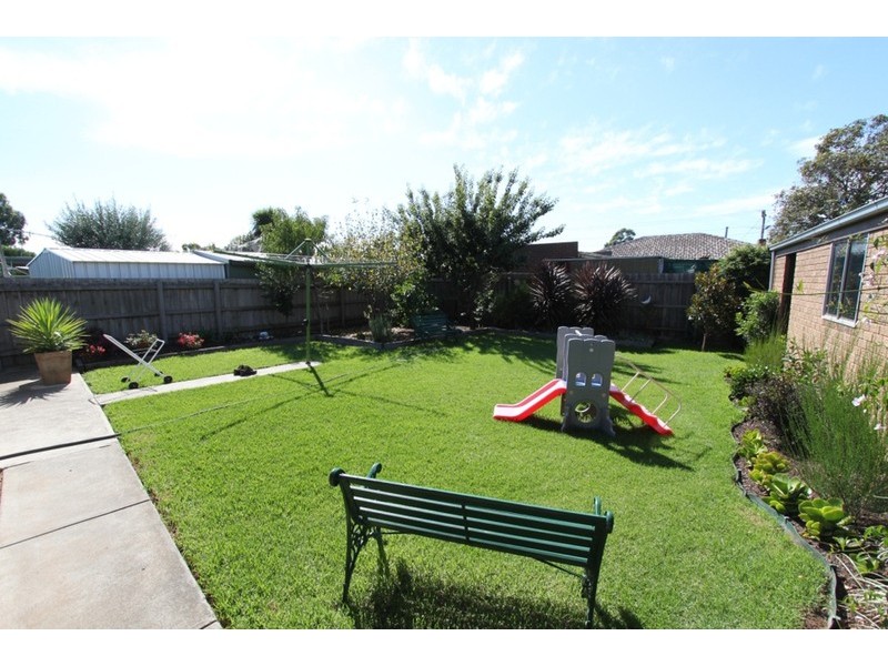 6 Brixton Place, Melton VIC 3337