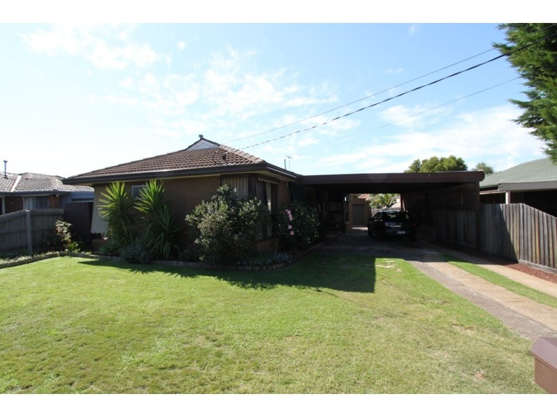 6 Brixton Place, Melton VIC 3337