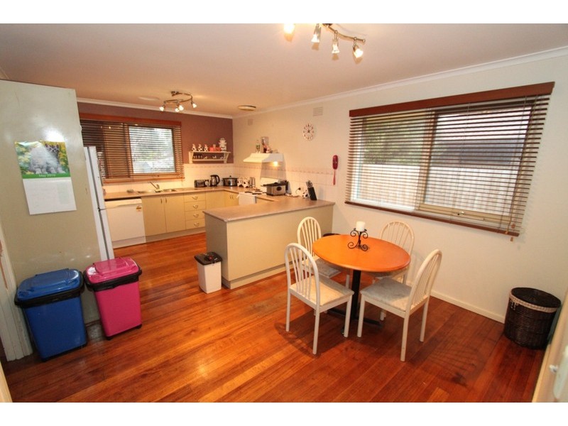 5 Falcon Drive, Melton VIC 3337