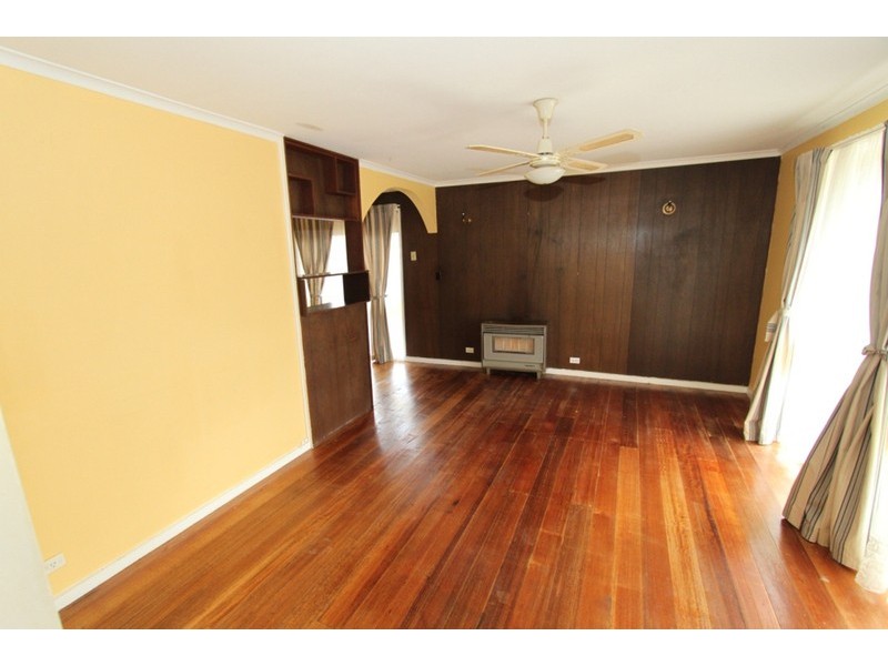 13 Gretel Grove, Melton VIC 3337