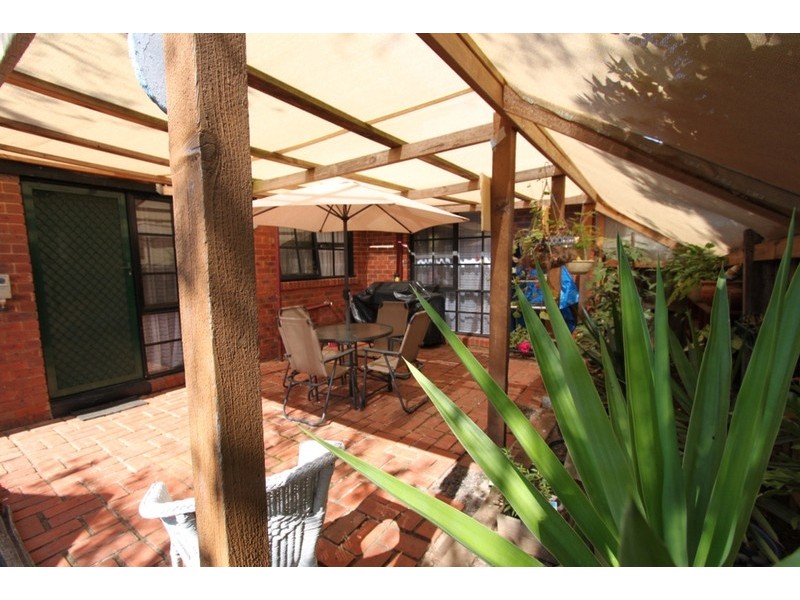 8 Grenville Place, Melton West VIC 3337