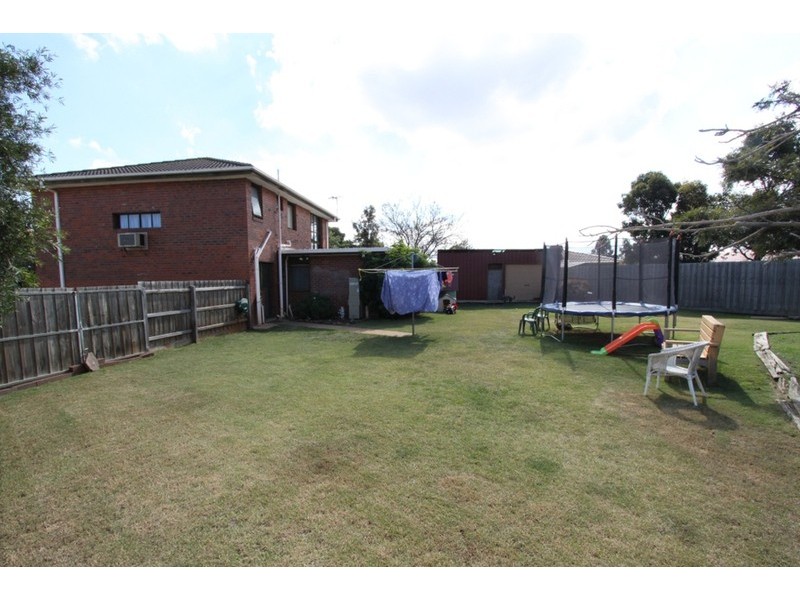 8 Grenville Place, Melton West VIC 3337