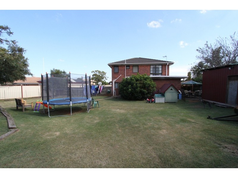 8 Grenville Place, Melton West VIC 3337
