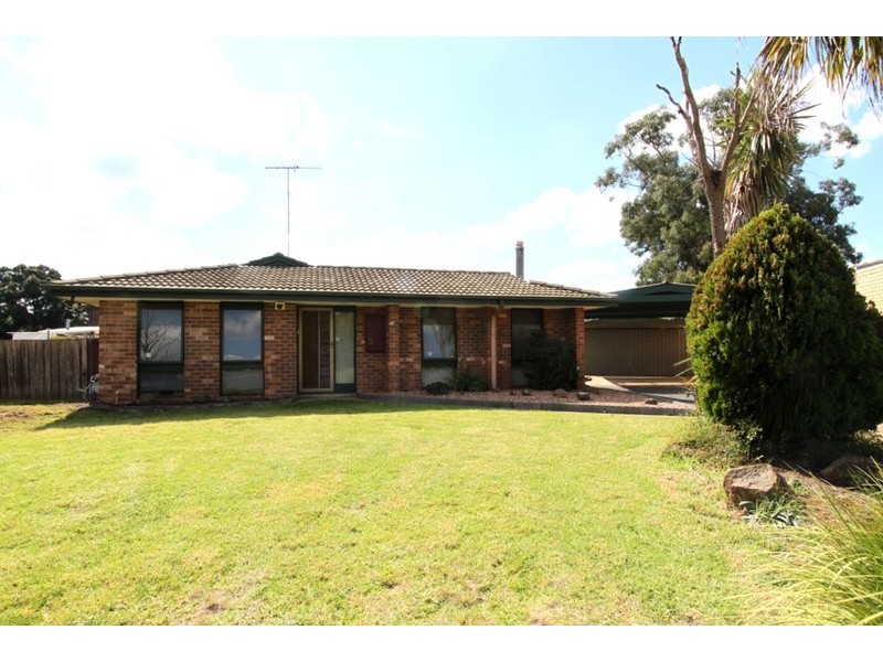5 Kingsley Place, Melton West VIC 3337