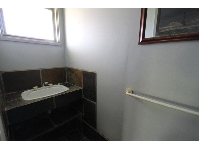 5 Kingsley Place, Melton West VIC 3337