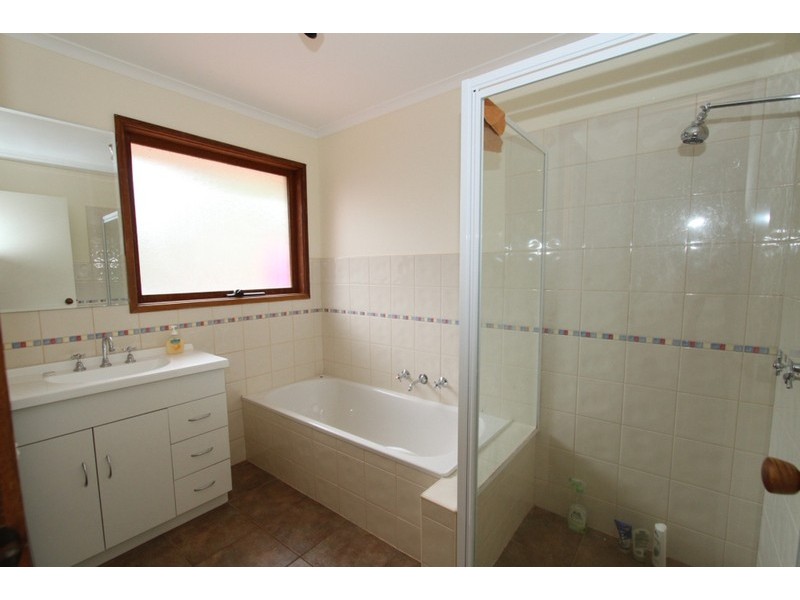 3 Raglan Court, Kurunjang VIC 3337
