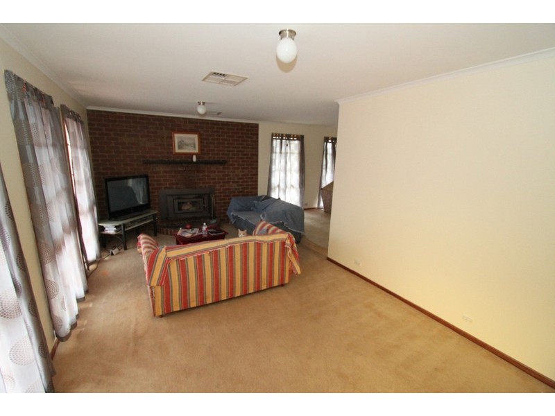 3 Raglan Court, Kurunjang VIC 3337