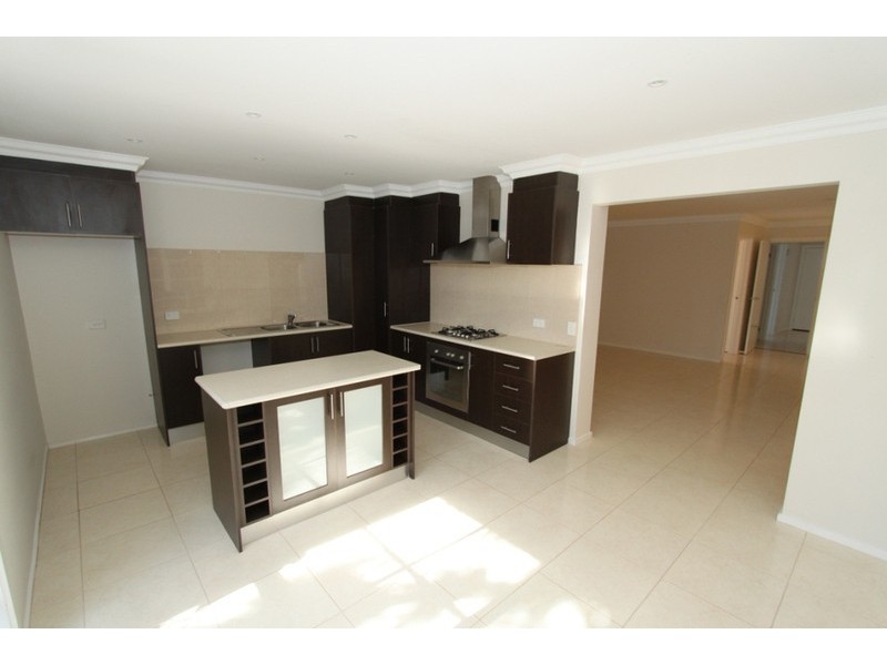 3 Heatherglade Place, Melton West VIC 3337