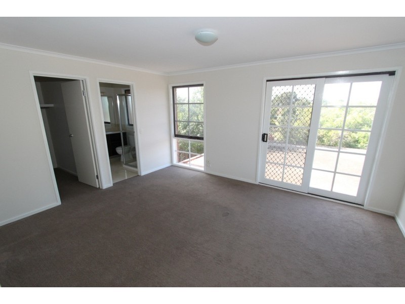 3 Heatherglade Place, Melton West VIC 3337