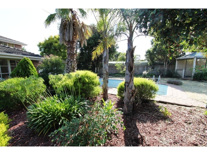 3 Heatherglade Place, Melton West VIC 3337